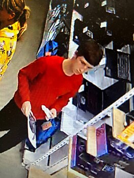 В Костроме больше года ищут нехорошего парня в наушниках