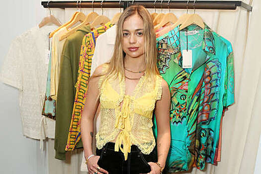 Леди Амелия Виндзор вышла в свет в полупрозрачном топе