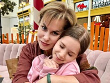 Мать Гарика Харламова провела время с внучкой от Кристины Асмус