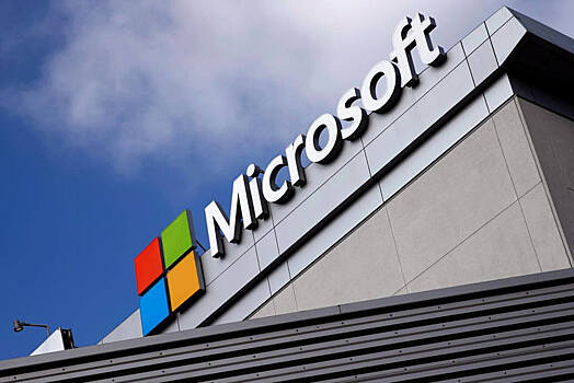 Чистая прибыль Microsoft сократилась в 2,3 раза