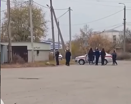 Соцсети: в Благовещенске пьяный мужчина бегал с ножом за детьми