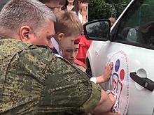 Российские военнослужащие передали Луганскому детдому призы, выигранные в «Поле чудес»