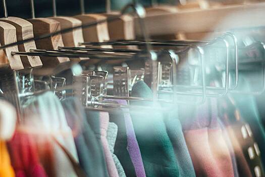 Дизайнер перечислил визуально полнящую одежду