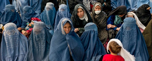 Власти Великобритании не сдержали обещание о переселении афганцев