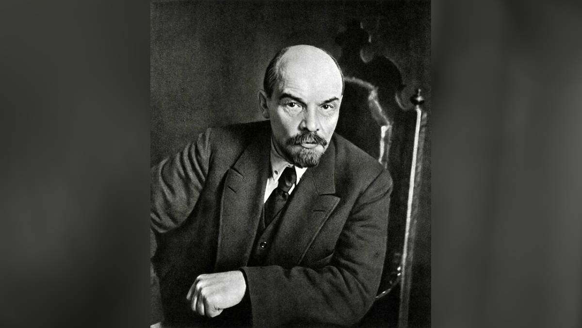 Жуткий памятник «Маше и Медведю» рядом с Лениным напугал ульяновцев