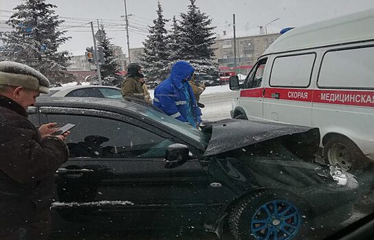 В Копейске женщина-водитель протаранила пожарную машину