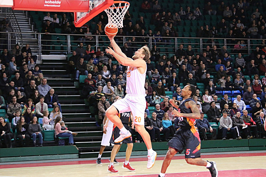 Баскетбольная "Самара" в домашнем матче одержала победу над "Уралом"