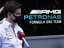 Босс Mercedes прокомментировал обиду Йоса Ферстаппена