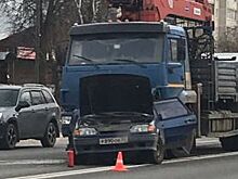 В Юрьевце грузовик врезался в легковушку