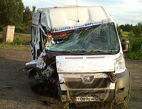 Девять пассажиров рейсового автобуса получили травмы в ДТП под Назарово
