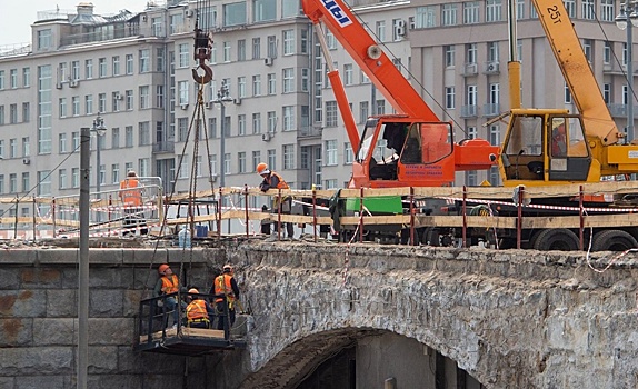 Большой Каменный мост отремонтируют раньше срока