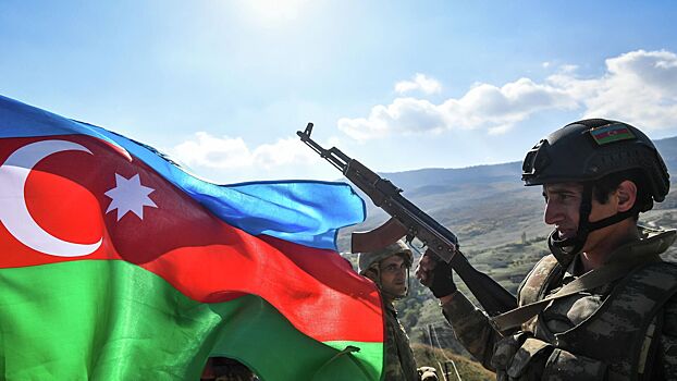 Азербайджан заявил об обстреле позиций армии страны в Карабахе