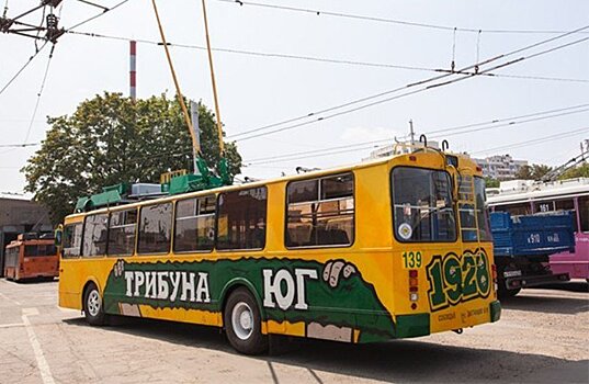 В Краснодаре знаменитый троллейбус с эмблемой ФК «Кубань» могут перекрасить