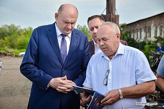 Евгений Солнцев оценил состояние больницы и перспективы механического завода в Переволоцком районе