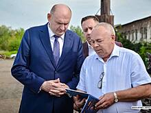 Евгений Солнцев оценил состояние больницы и перспективы механического завода в Переволоцком районе