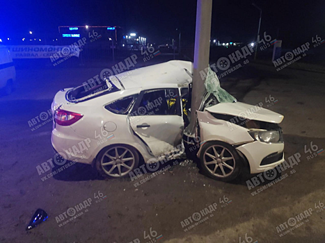 В Курске водитель «Лады» попал в больницу после удара о ЛЭП