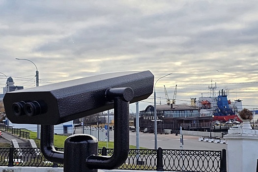 На набережной Северной Двины в Архангельске установили смотровые бинокли