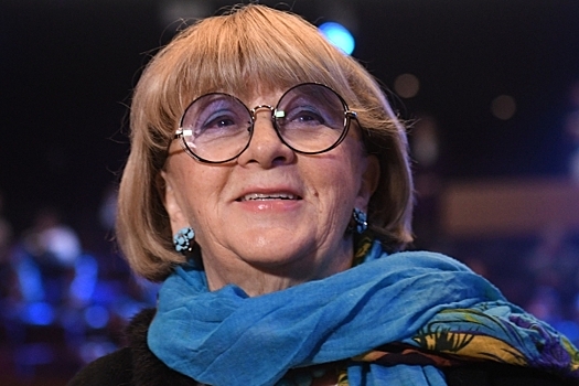 Кинорежиссер Алла Сурикова опровергла появившуюся информацию о госпитализации с ковидом