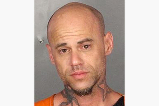 Подросток голыми руками отбил мать от насильника