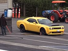 Dodge Challenger Demon сошелся в дуэли с Dodge Charger SRT 392