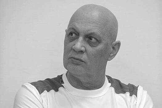 Умер культовый российский писатель-фантаст