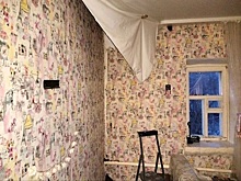 В Омске проводят проверку по факту обрушения потолка в доме 1952-го года постройки