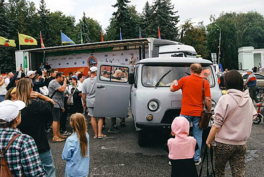 В «Буханке» поместились 48 человек, и это рекорд