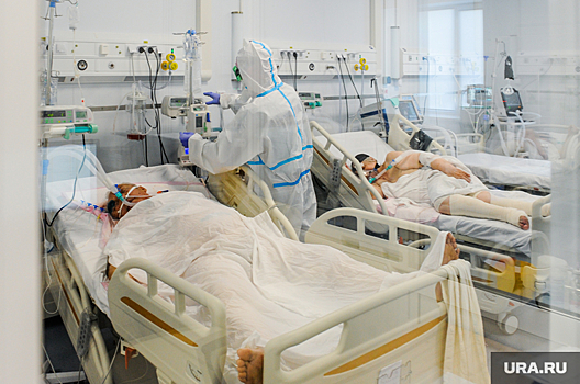 Количество жертв COVID в РФ за сутки увеличилось почти на 1000
