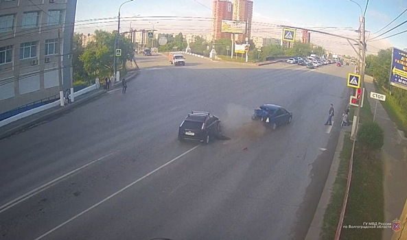 В Волгограде ДТП на перекрестке перед Тулака попало на видео