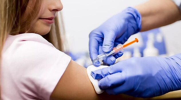 Минздрав оценил эффективность вакцины от коронавируса в Саратовской области