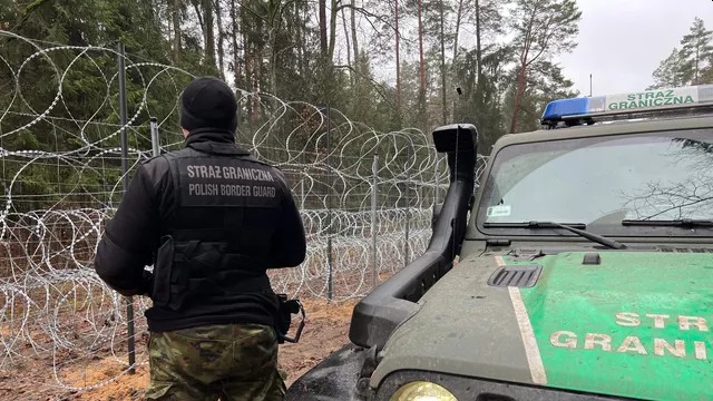 В Польше заработал первый участок электронного забора на границе с Беларусью