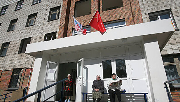 "Ситуация с лифтами трагическая": почему люди ползут к врачам на коленях