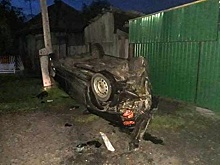 Уходившая от погони "Приора" с веселой компанией врезалась в столб