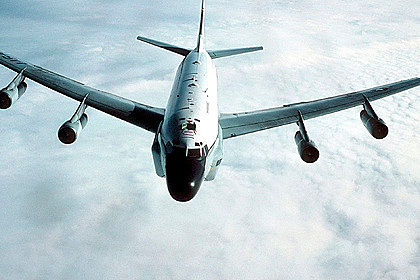 Самолет США провел разведку вблизи Крыма