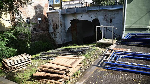 Начались гарантийные ремонтные работы на Каменном мосту в Вологде