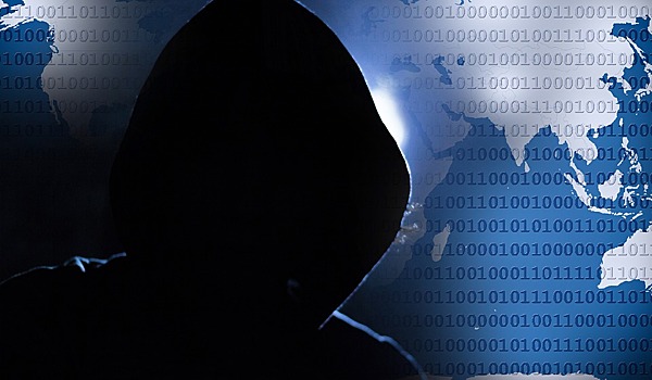 Спецслужбы США арестовали взломавшего тысячи счетов российского хакера
