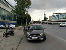 На Шехурдина в Саратове столкнулись «Vesta» и скутер