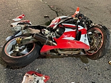 В центре Волгограда мотоцикл врезался в иномарку