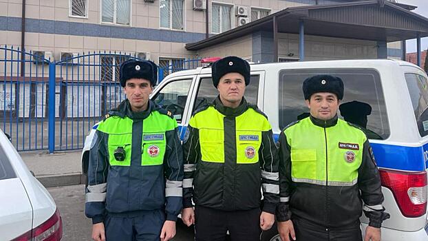 Автоинспекторы Карачаево-Черкесии помогли водителю, чья машина повредила в пути два колеса