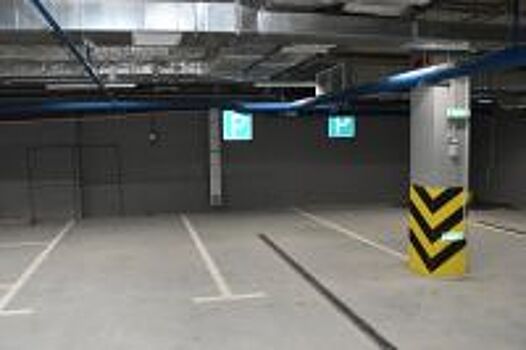 Сгорел автомобиль и перевернулась машина с хлебом на дамбе ГЭС Новосибирска