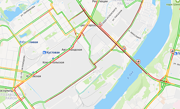 Огромная пробка образовалась на Мызинском мосту из-за массового ДТП