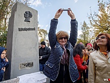 «Впереди радость трудовых дорог»: в Волгограде вскрыли полувековую «капсулу времени»