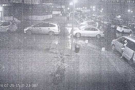 Мужчина поджег Toyota друга для мести его возлюбленной