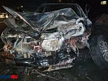В Орске угонщик врезался в столб, машина сгорела