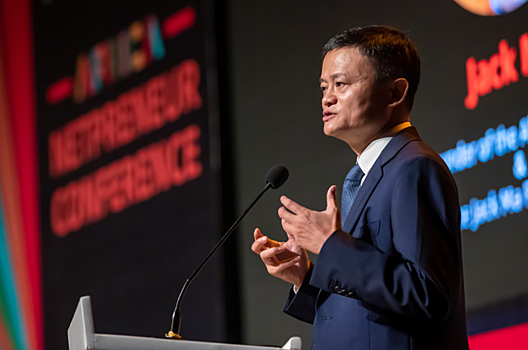 Bloomberg: власти Китая хотят вернуть основателя Alibaba на родину