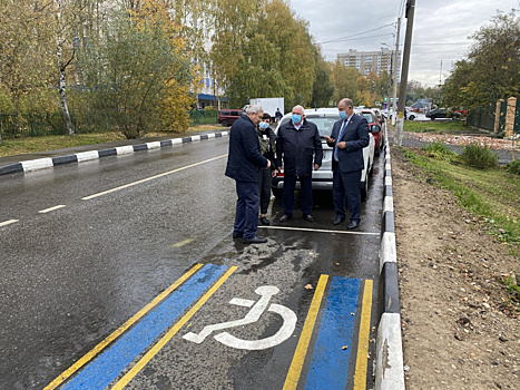 Депутат Мособлдумы Александр Баранов провел выездную проверку дорог в Наро-Фоминске