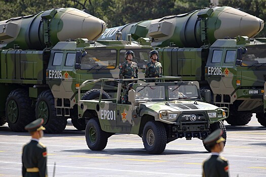 Китай размещает ракеты у российских границ