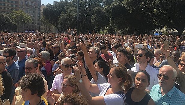 В центре Мадрида мусульмане вышли на акцию против терроризма