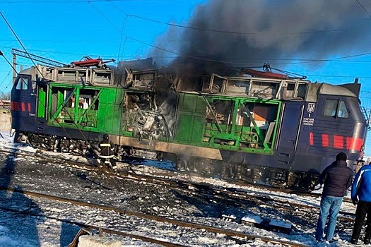 "Герань" на ходу попала в электровоз в Конотопе, последствия показали на видео
