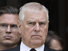 Из-за педофильского скандала у принца Эндрю отобрали все королевские титулы